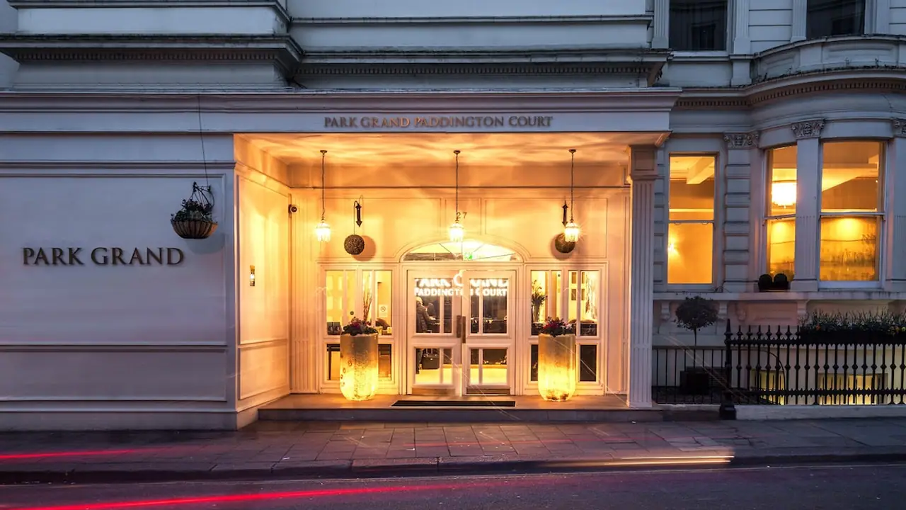 Park Grand Paddington court